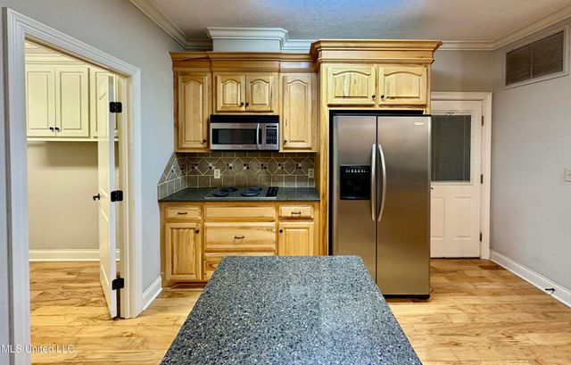 109 Grande Oaks Drive, Byram, MS 39272