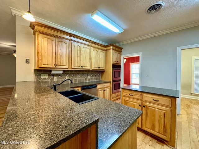 109 Grande Oaks Drive, Byram, MS 39272