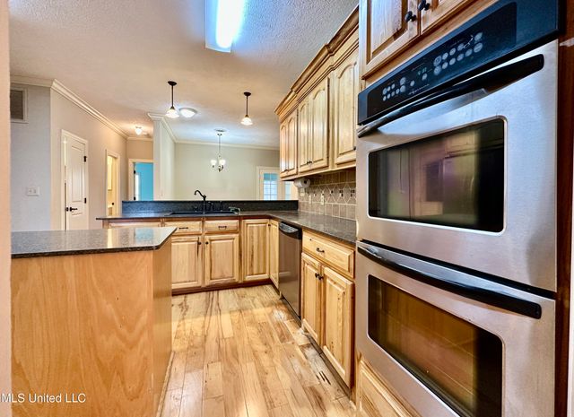 109 Grande Oaks Drive, Byram, MS 39272