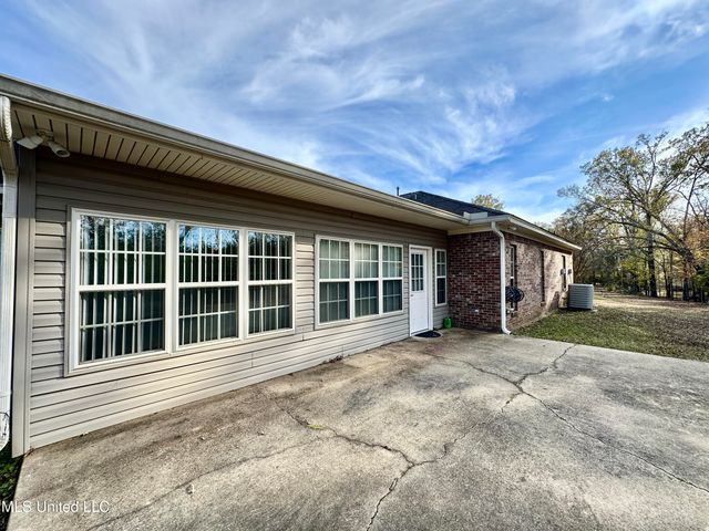 109 Grande Oaks Drive, Byram, MS 39272