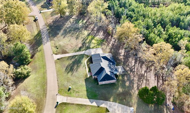 109 Grande Oaks Drive, Byram, MS 39272