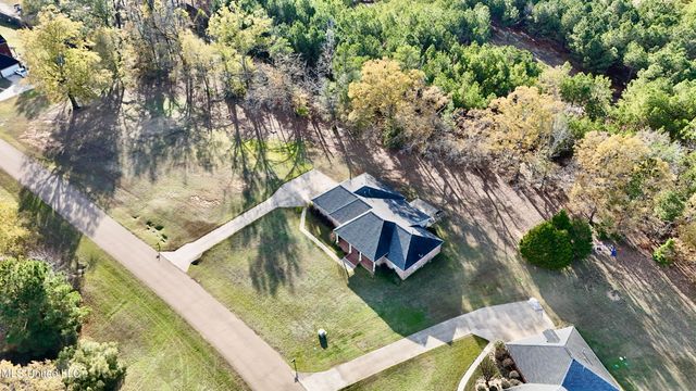109 Grande Oaks Drive, Byram, MS 39272