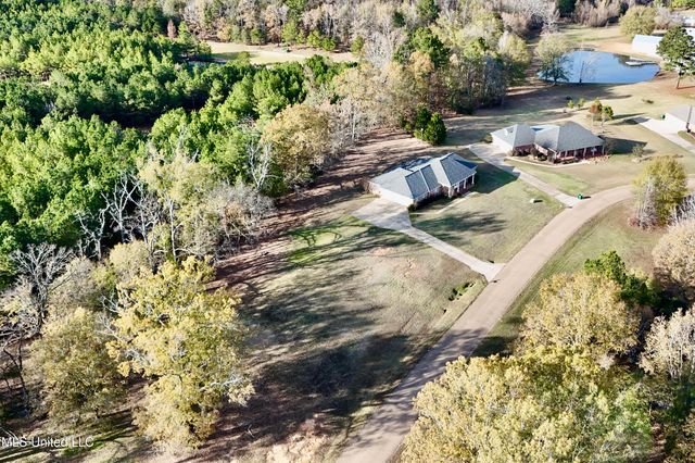 109 Grande Oaks Drive, Byram, MS 39272