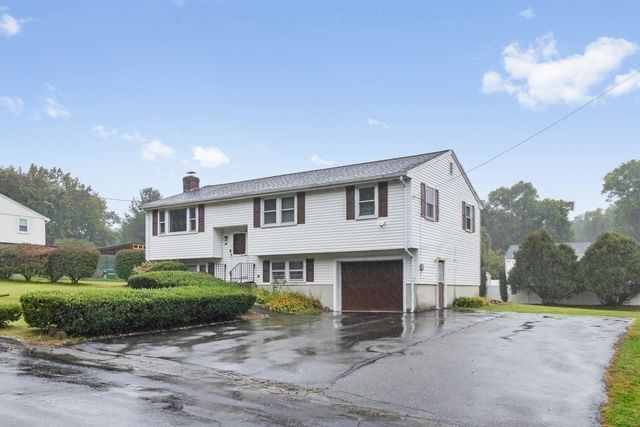 30 Lantern Ln, Randolph, MA 02368
