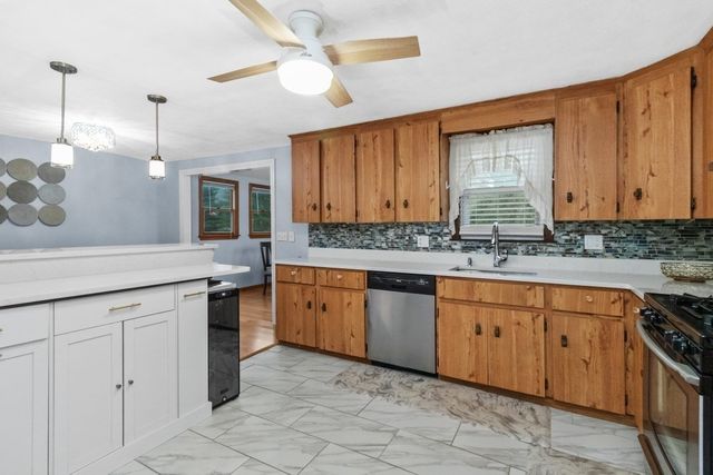 30 Lantern Ln, Randolph, MA 02368