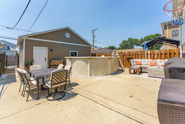 2030 N 72nd Court, Elmwood Park, IL 60707