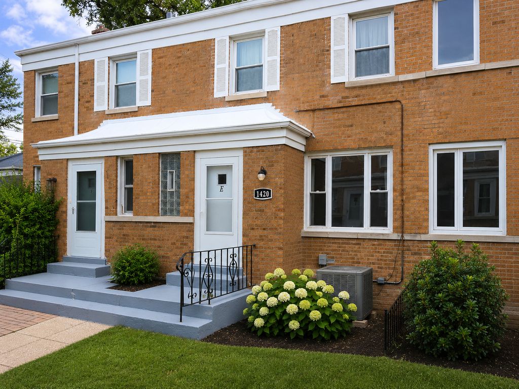 1420 N Harlem Avenue E, River Forest, IL 60305