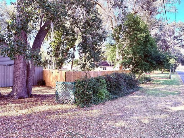 3909 LAKE FOREST STREET, Mount Dora, FL 32757