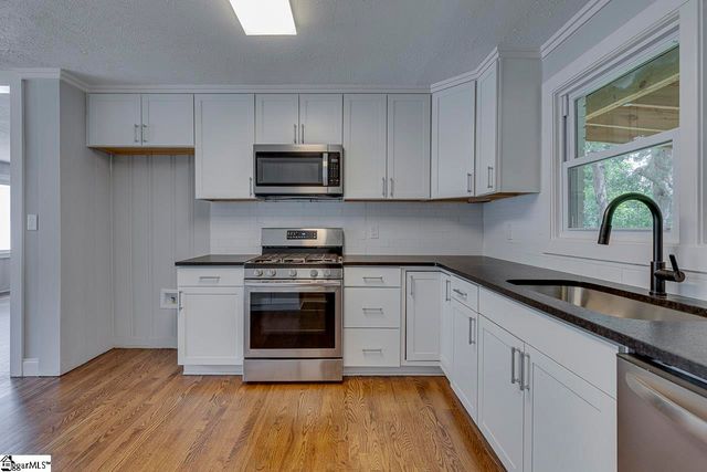 215 Elaine Avenue, Taylors, SC 29687