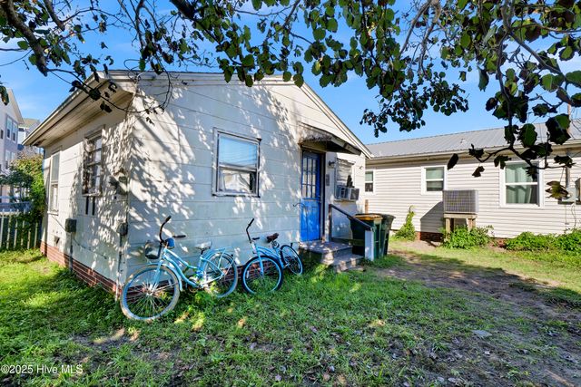 1203 Fort Fisher Boulevard N, Carolina Beach, NC 28428