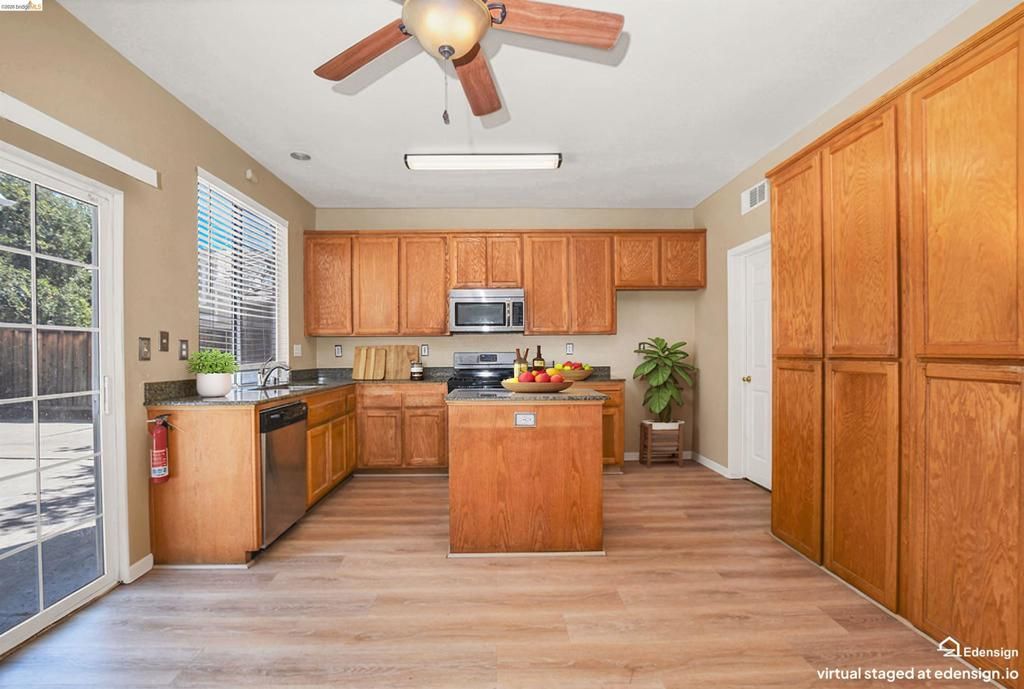 Image 14 of property listing at 1091 Claremont Drive, Brentwood, CA 94513