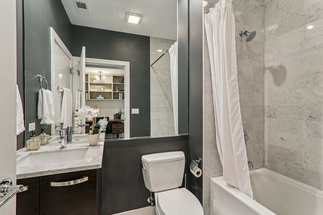 20 N Carpenter Street 4N, Chicago, IL 60607