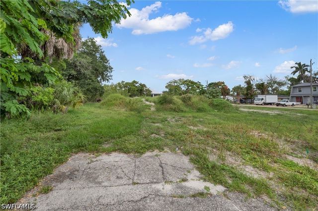 3439 Canal ST, Naples, FL 34112