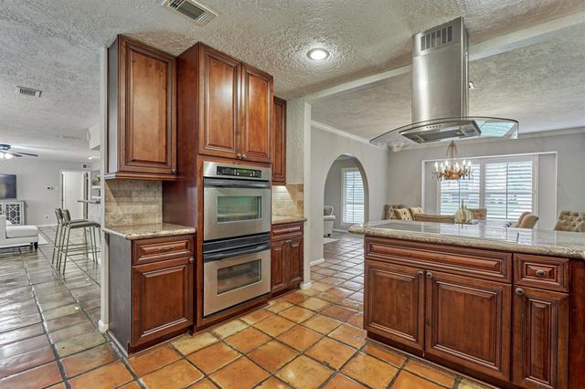 6506 Fawnwood Drive, Spring, TX 77389