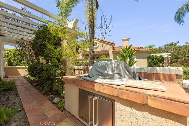 9 Avenida Daroca, Coto De Caza, CA 92679