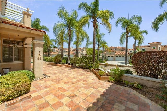 9 Avenida Daroca, Coto De Caza, CA 92679