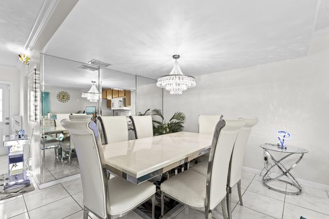 218 Foxtail Drive B, Greenacres, FL 33415