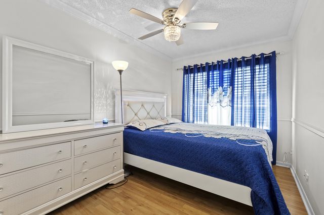 218 Foxtail Drive B, Greenacres, FL 33415