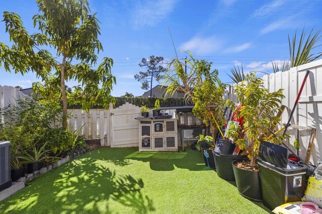 218 Foxtail Drive B, Greenacres, FL 33415