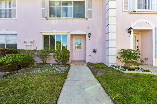 218 Foxtail Drive B, Greenacres, FL 33415