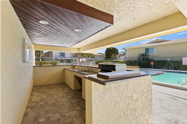 218 Foxtail Drive B, Greenacres, FL 33415