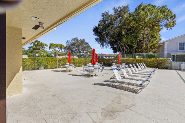 218 Foxtail Drive B, Greenacres, FL 33415