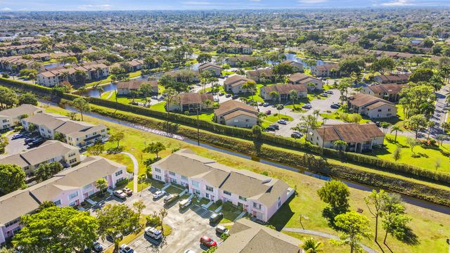 218 Foxtail Drive B, Greenacres, FL 33415