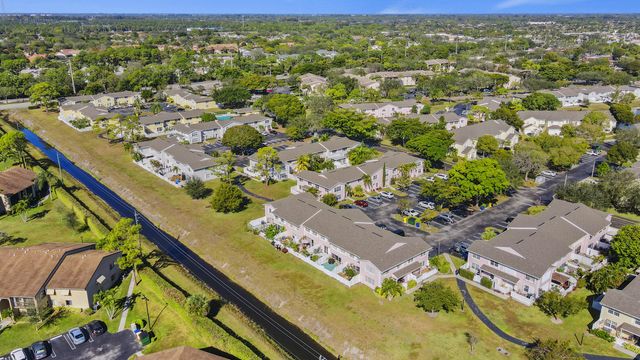 218 Foxtail Drive B, Greenacres, FL 33415