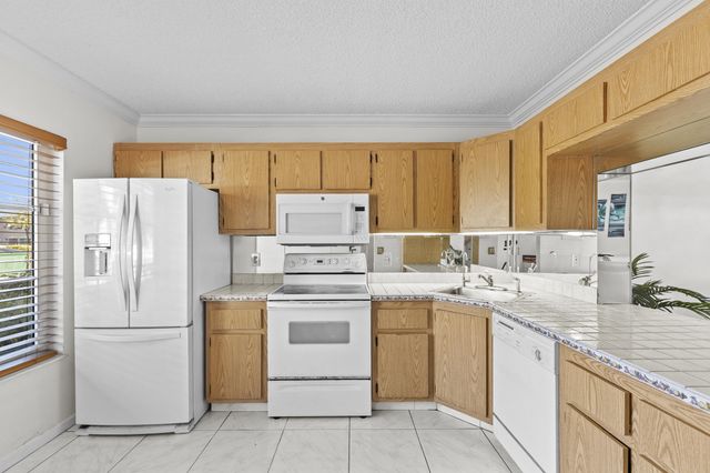 218 Foxtail Drive B, Greenacres, FL 33415