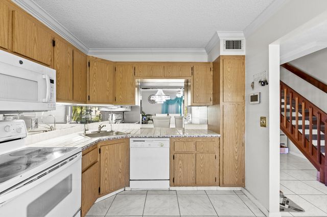 218 Foxtail Drive B, Greenacres, FL 33415