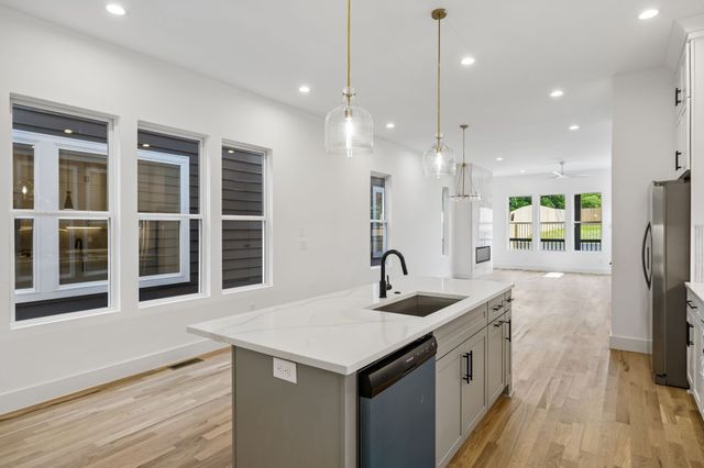 3224A Curtis St, Nashville, TN 37218