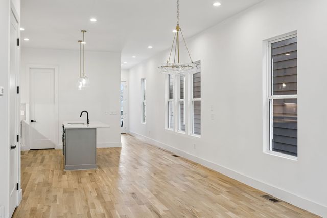 3224A Curtis St, Nashville, TN 37218