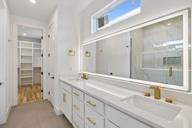 3224A Curtis St, Nashville, TN 37218