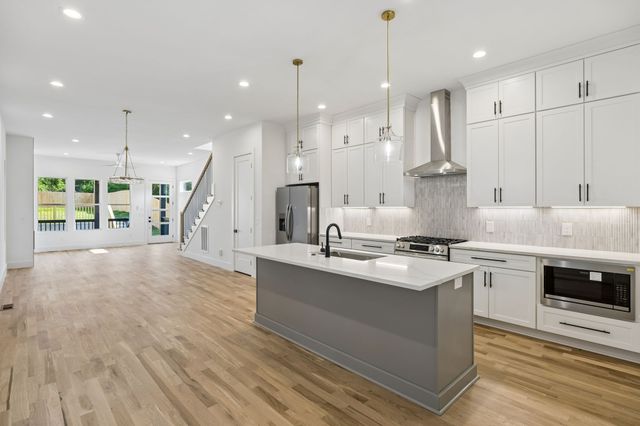 3224A Curtis St, Nashville, TN 37218