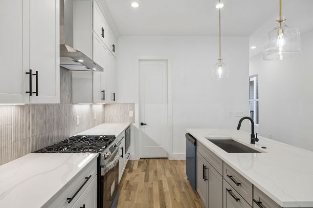 3224A Curtis St, Nashville, TN 37218