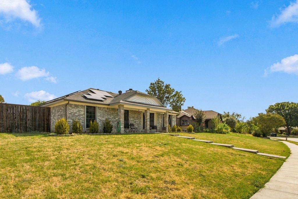 1553 Autumn Breeze Lane, Lewisville, TX 75077 — photo 4
