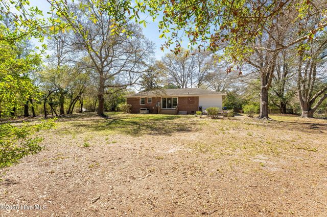 339 Green Meadows Drive, Wilmington, NC 28405