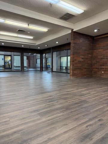 1616 Market Street, Redding, CA 96001