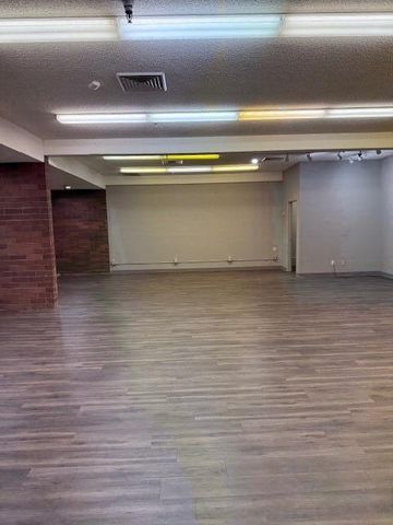 1616 Market Street, Redding, CA 96001