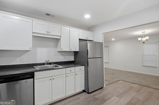 716 W 48th Street, Savannah, GA 31405