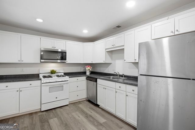 716 W 48th Street, Savannah, GA 31405