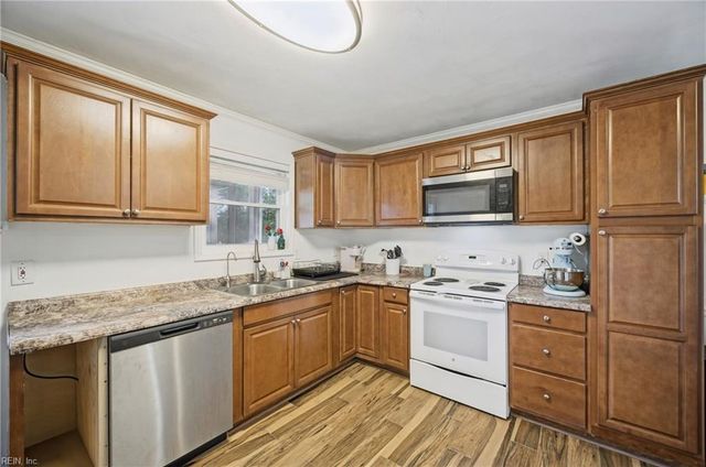 117 Bryan RD, Knotts Island, NC 27950
