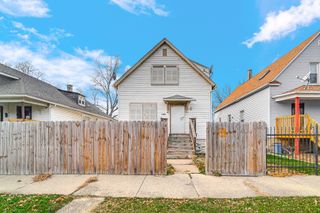 11560 S La Salle Street, Chicago, IL 60628