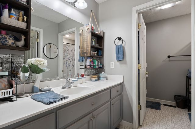 255 Greenwood Dr, Smithville, TN 37166