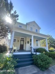 402 S 5th Avenue, Wilmington, NC 28401