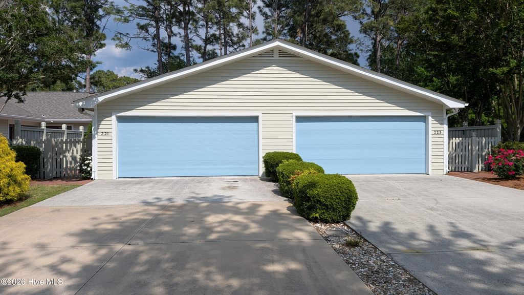 221 Inland Greens Circle, Wilmington, NC 28405