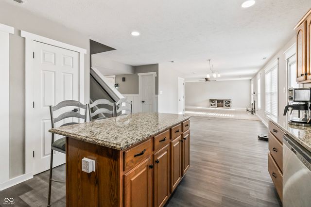 6467 W Deer Crossing Boulevard, Mccordsville, IN 46055