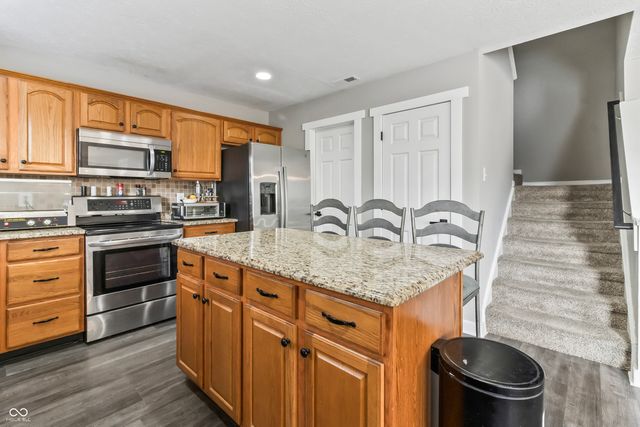 6467 W Deer Crossing Boulevard, Mccordsville, IN 46055