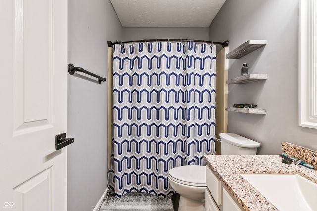 6467 W Deer Crossing Boulevard, Mccordsville, IN 46055