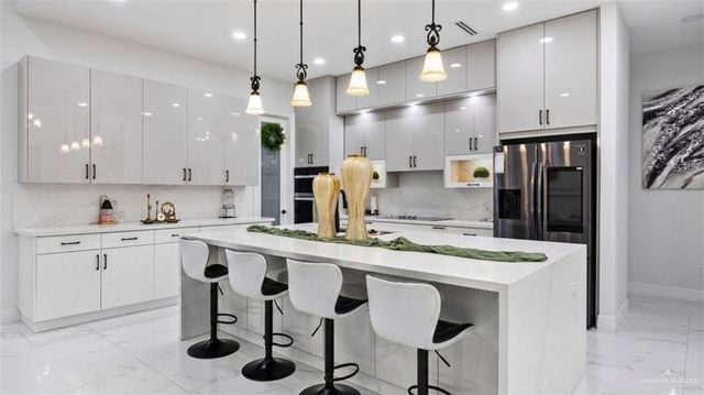 3101 W Brentwood Drive, Edinburg, TX 78539
